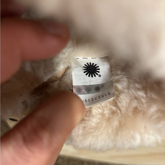 UGG Classic Mini Twist Boots with Plush Lining - Picture 9 of 11